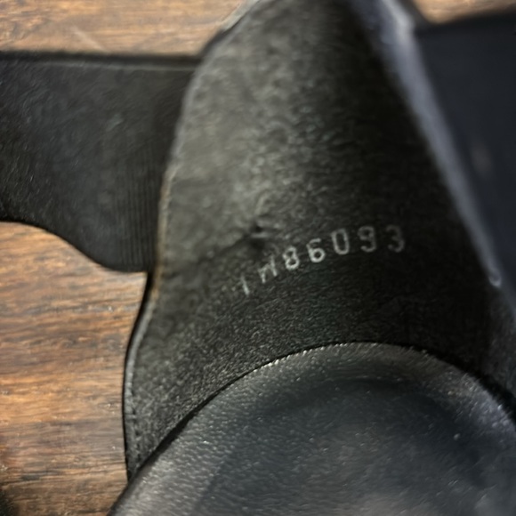 Stuart Weitzman Black Elastic Strap Sandals - Size 9.5N - Sleek and Comfortable! - Picture 8 of 10